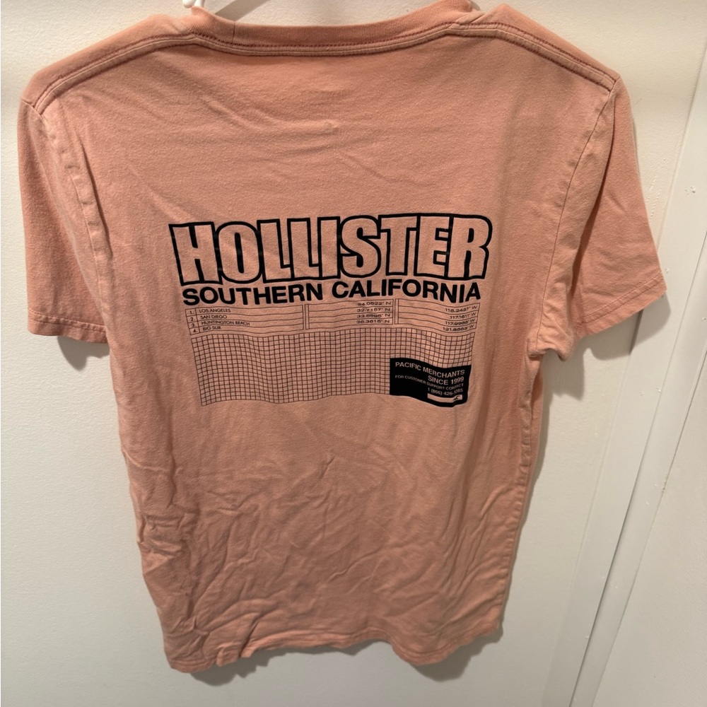 Hollister Men's Coral Short Sleeve Tee - Picture 2 of 3